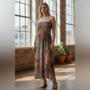 Chic Strapless Tie-Dye Dress